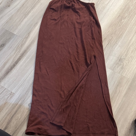 Elegant Brown Cut-Out Dress - Picture 2 of 5